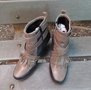 🍁Jeffrey Campbell Booties